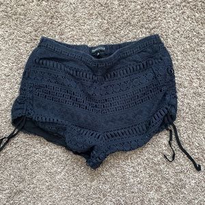 Black Short lace Kendall and Kylie M